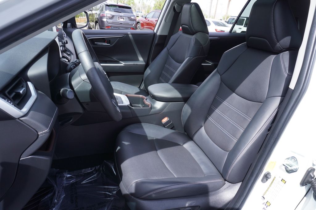 2022 Toyota RAV4 Limited - Photo 14