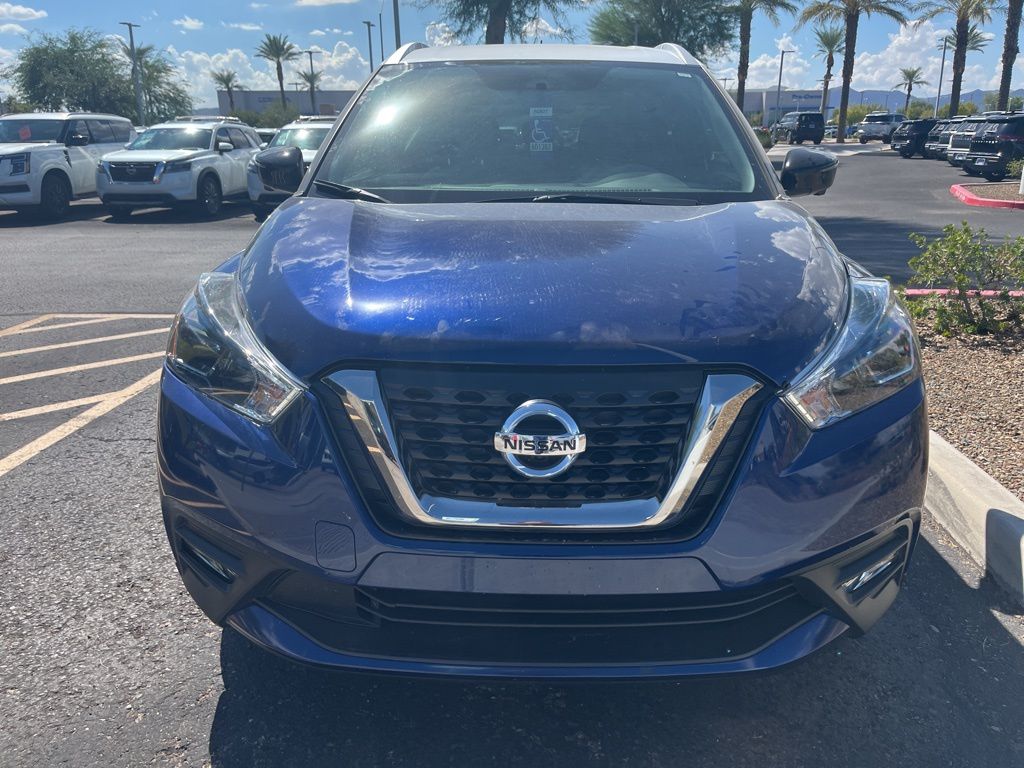 2018 Nissan Kicks SR photo 2