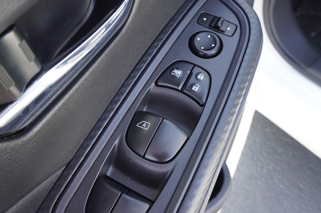 2025 Nissan Versa Sedan SV - Photo 15