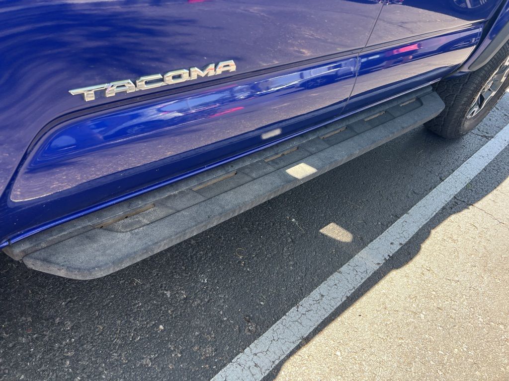 2022 Toyota Tacoma TRD Off-Road V6 photo 3