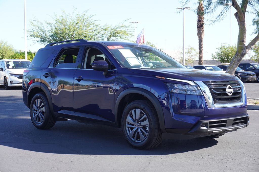 2024 Nissan Pathfinder SV photo 4