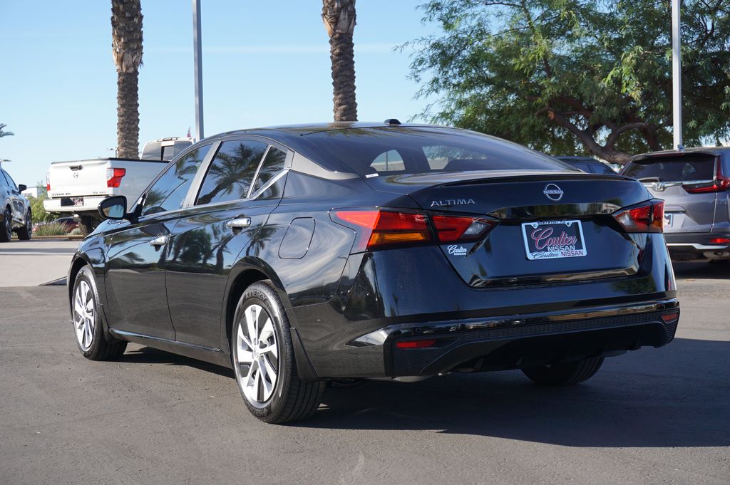 2025 Nissan Altima S photo 3