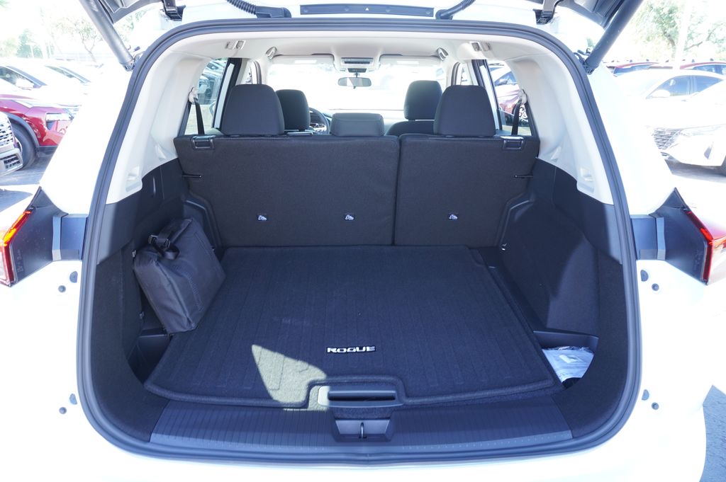 2026 Nissan Rogue SV - Photo 8