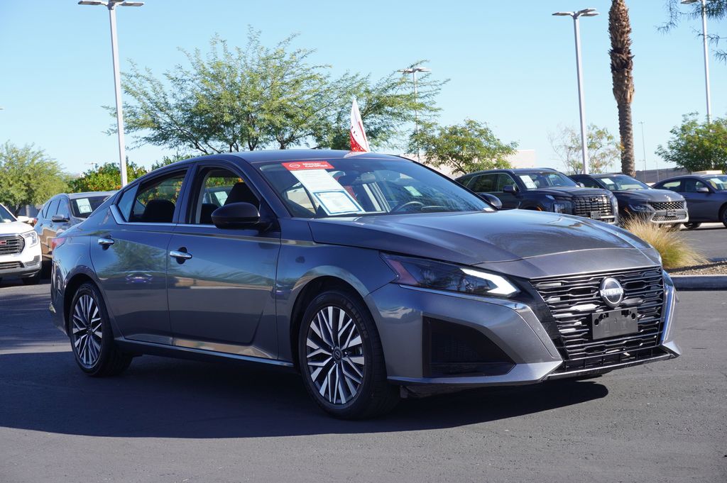 2024 Nissan Altima 2.5 SV photo 4