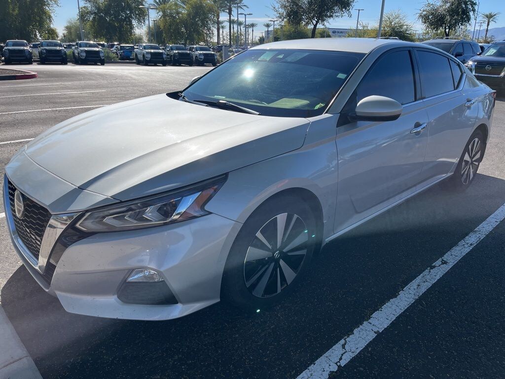 Used 2021 Nissan Altima 2.5 SV Sedan