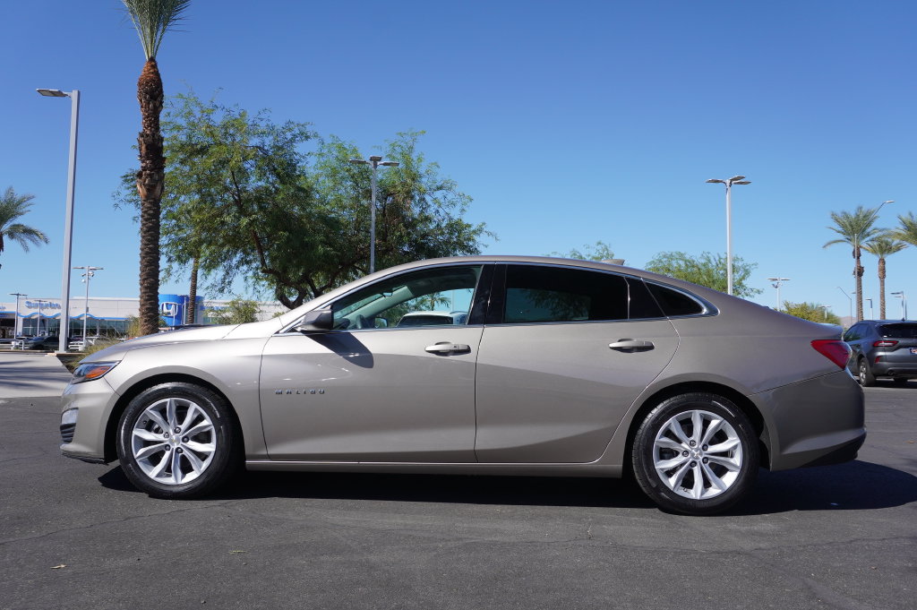 Used 2022 Chevrolet Malibu 1LT with VIN 1G1ZD5ST2NF132626 for sale in Surprise, AZ