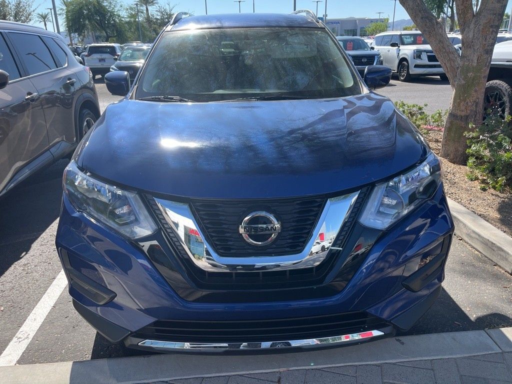 2018 Nissan Rogue SV photo 2