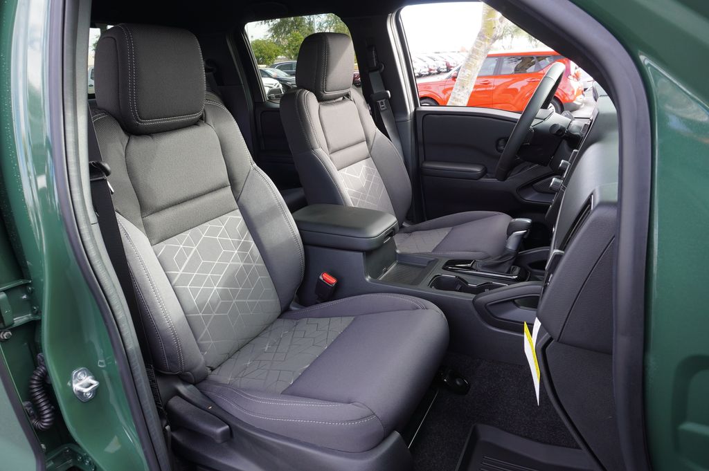 2026 Nissan Frontier SV - Photo 13