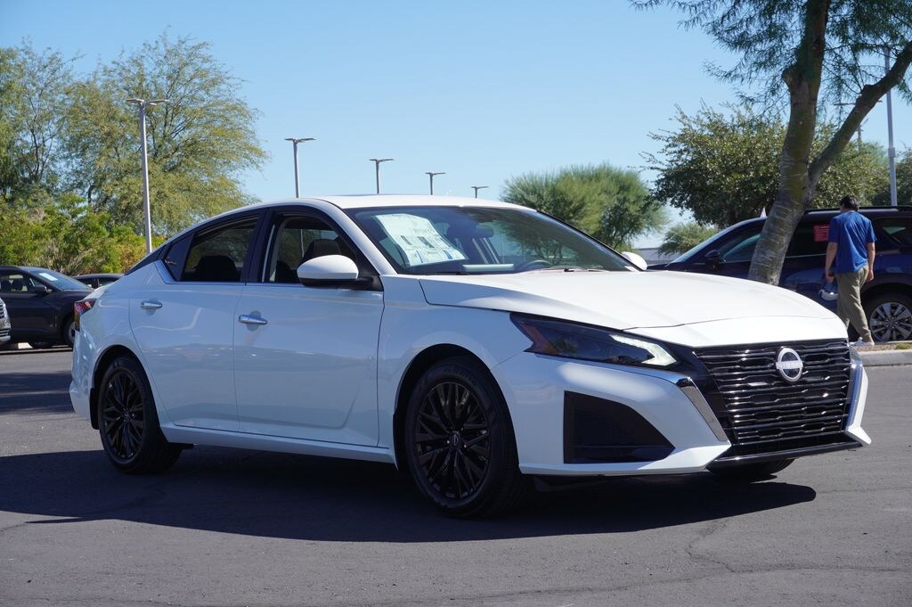 New 2025 Nissan Altima SV Sedan