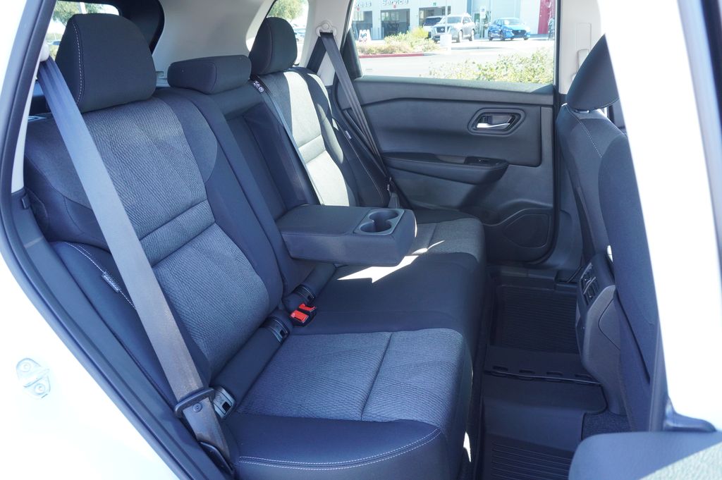 2026 Nissan Rogue SV - Photo 9