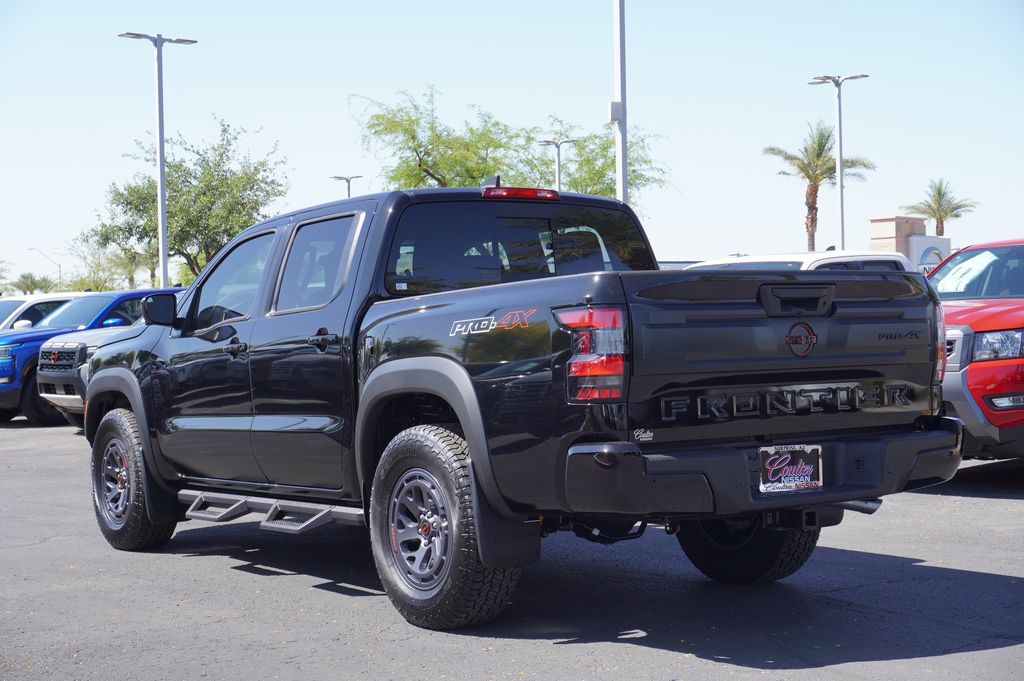 2025 Nissan Frontier PRO-4X photo 3