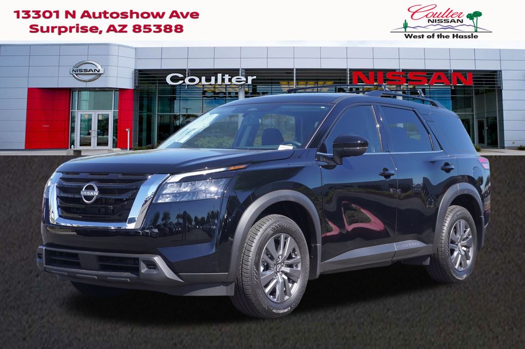 2025 Nissan Pathfinder SV's photo