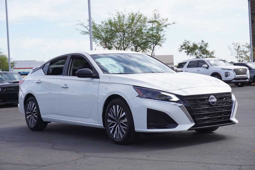 2025 Nissan Altima SV photo 4