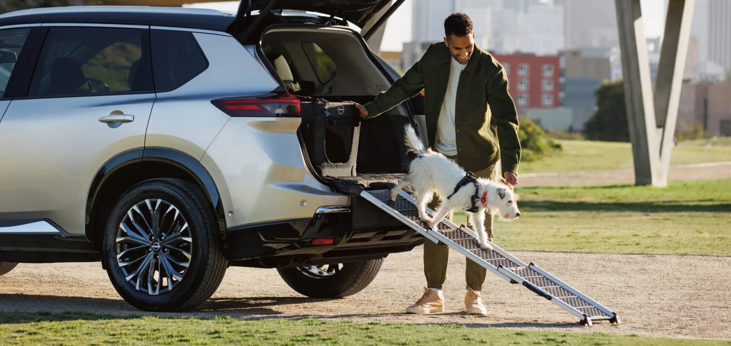 2026-nissan-kicks-pet-ramp-LB-D.jpg
