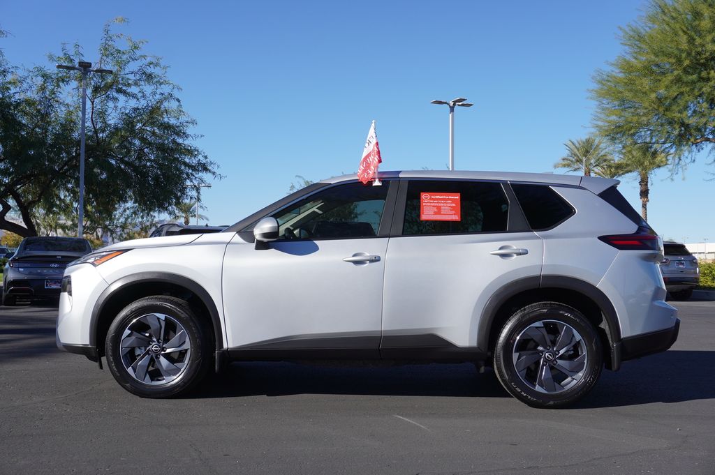 2025 Nissan Rogue SV photo 2