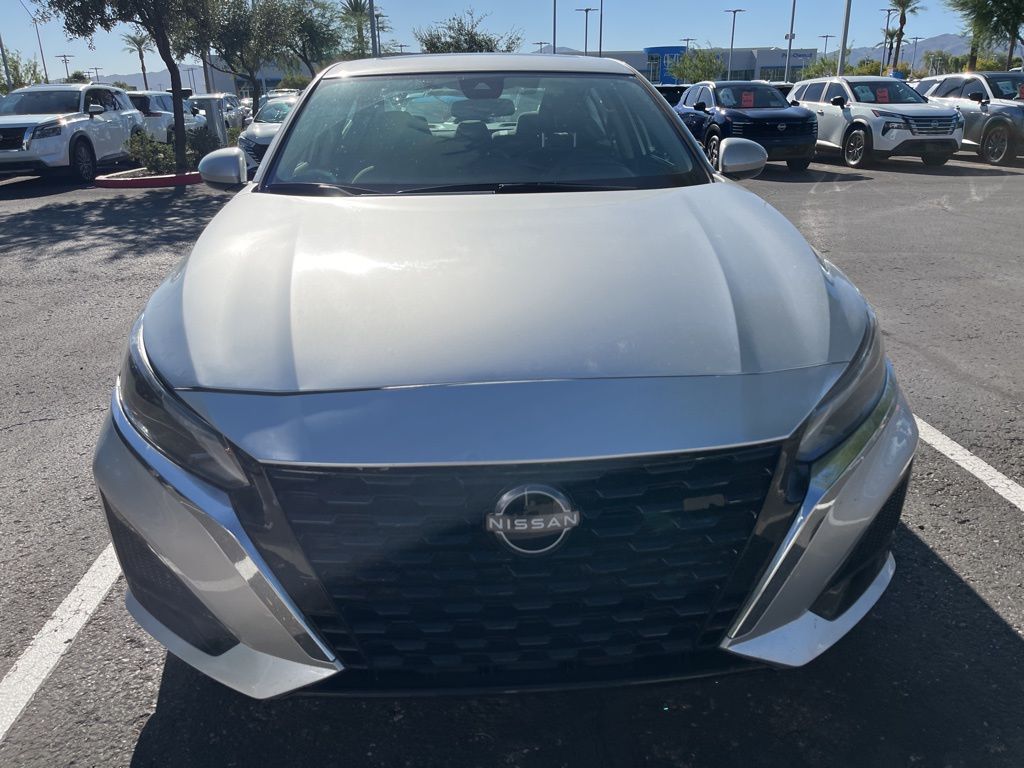 2024 Nissan Altima 2.5 SV photo 2