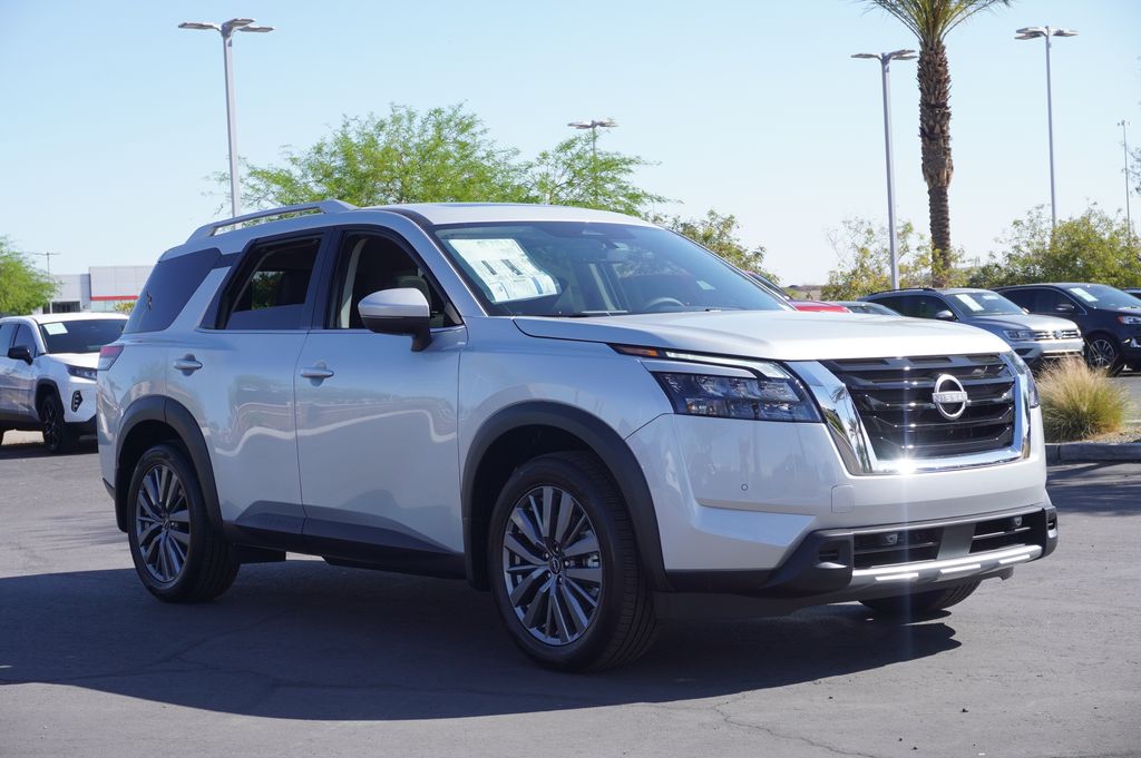 2025 Nissan Pathfinder SL photo 4
