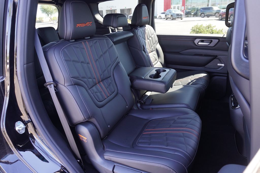 2026 Nissan Armada PRO-4X - Photo 8