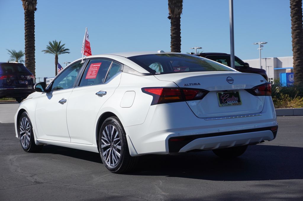 2023 Nissan Altima 2.5 SV photo 3