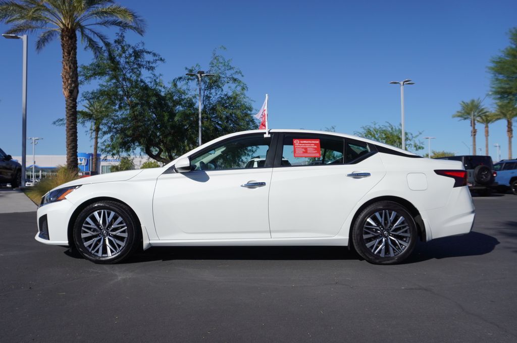 2023 Nissan Altima 2.5 SV photo 2