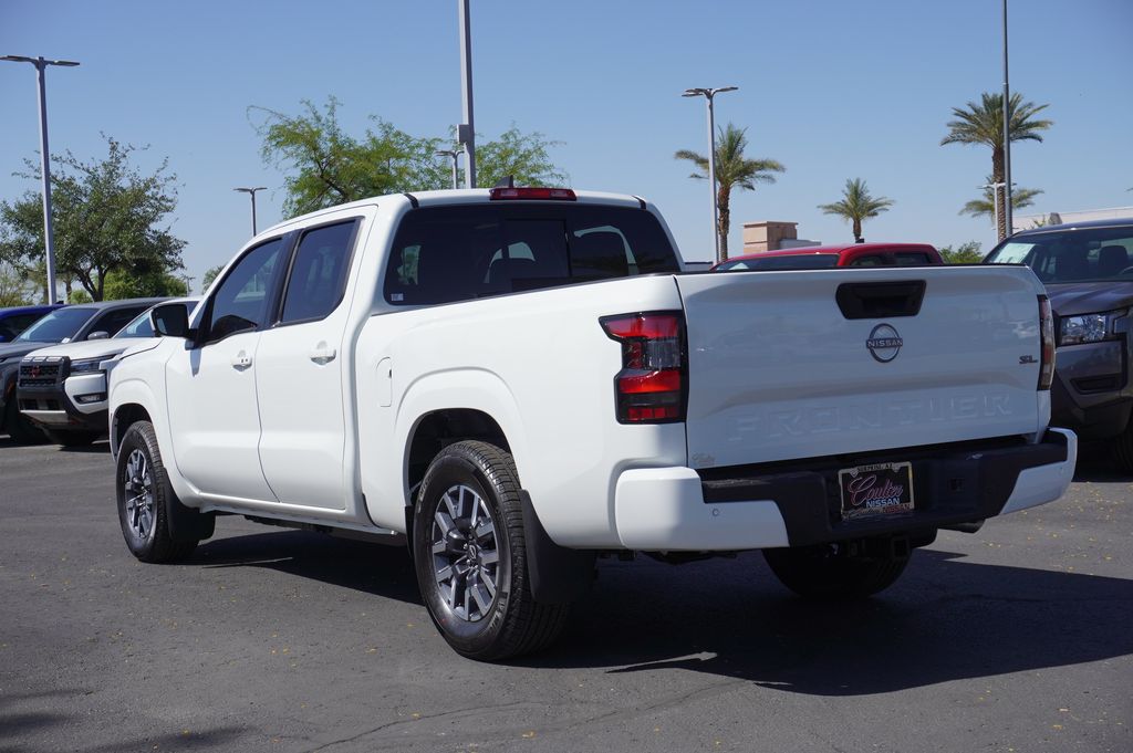 2025 Nissan Frontier SL photo 3