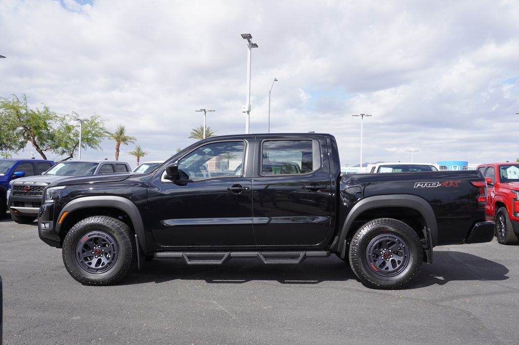 2025 Nissan Frontier PRO-4X photo 2