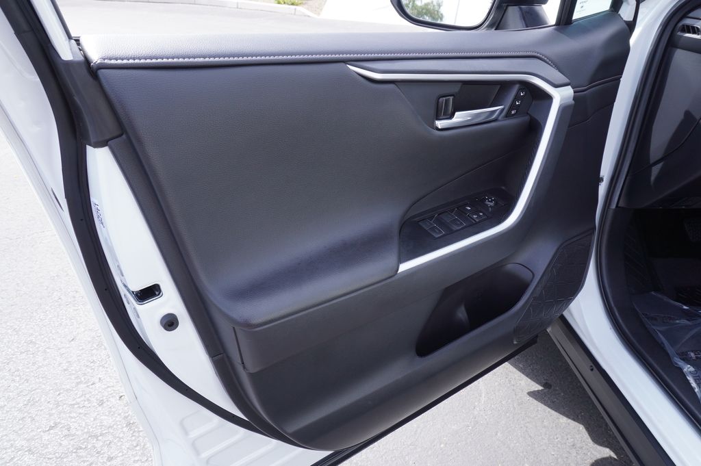 2022 Toyota RAV4 Limited - Photo 15