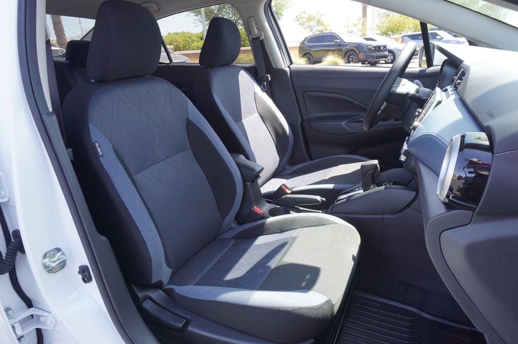 2025 Nissan Versa Sedan SV - Photo 12