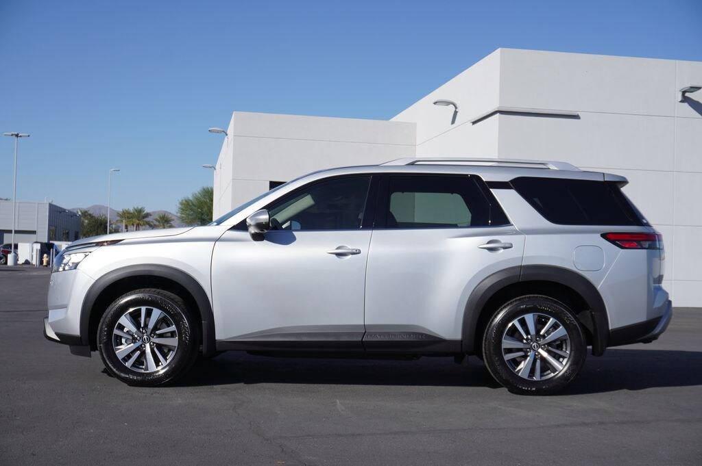 New 2025 Nissan Pathfinder SL SUV
