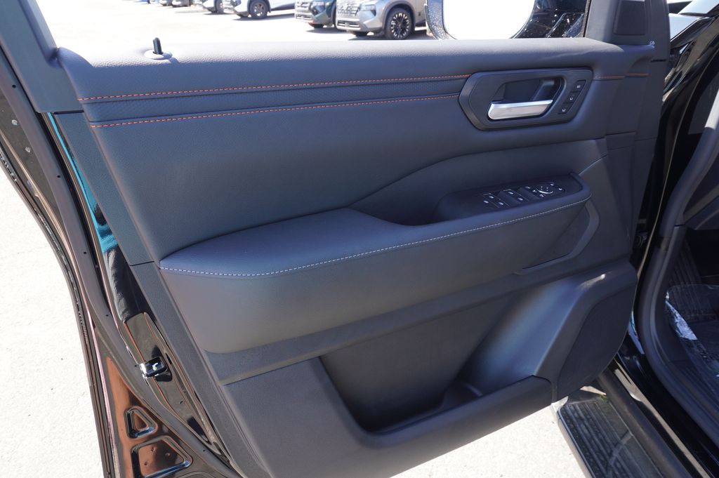 2026 Nissan Armada PRO-4X - Photo 14