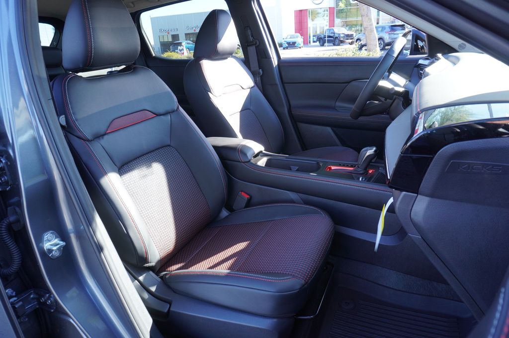 2026 Nissan KICKS SR - Photo 12