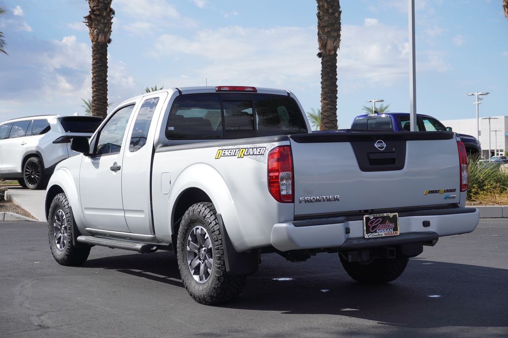 2017 Nissan Frontier Desert Runner photo 2