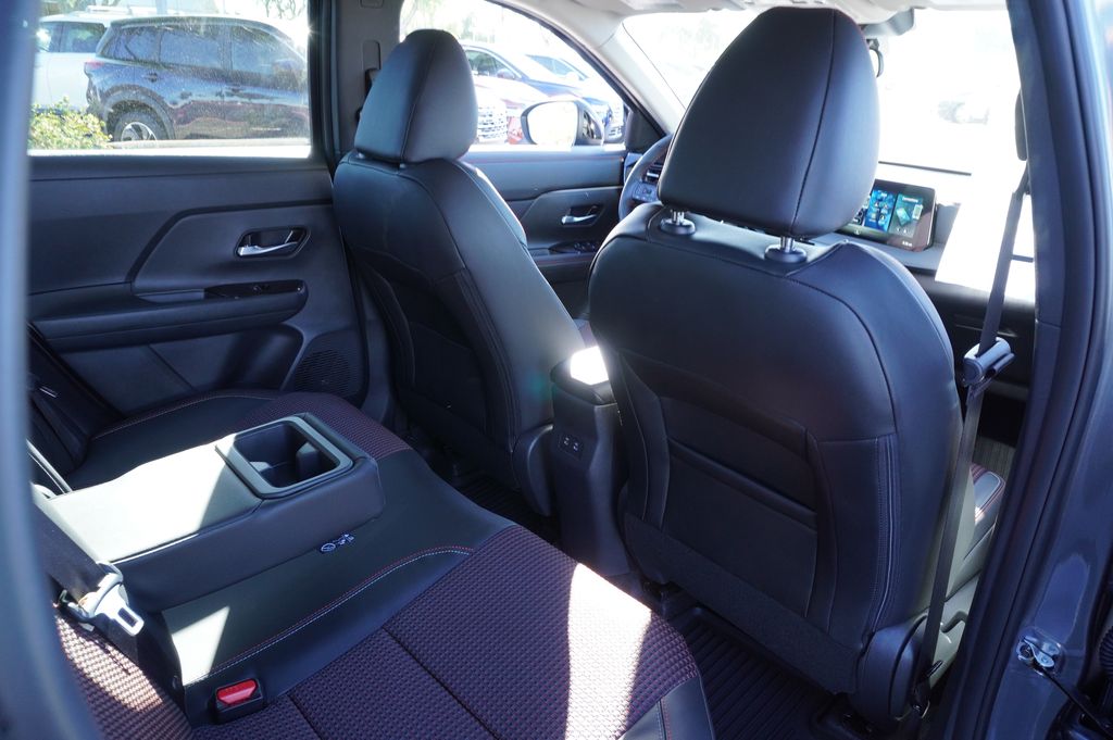 2026 Nissan KICKS SR - Photo 10