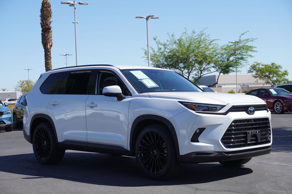 2024 Toyota Grand Highlander Limited photo 3