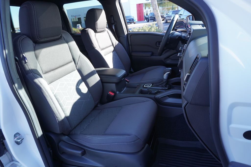 2026 Nissan Frontier SV - Photo 13