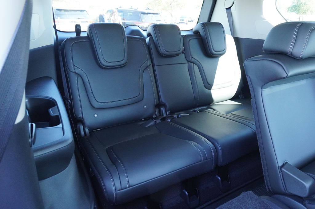 2026 Nissan Armada SV - Photo 10