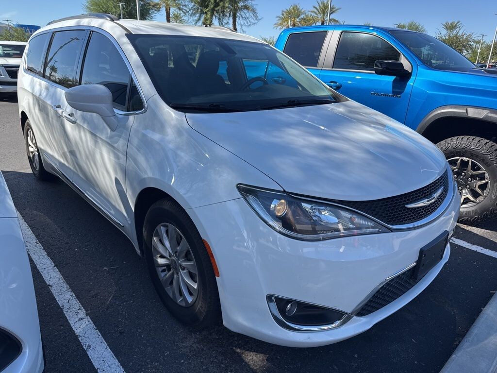 Used 2017 Chrysler Pacifica Touring-L Van