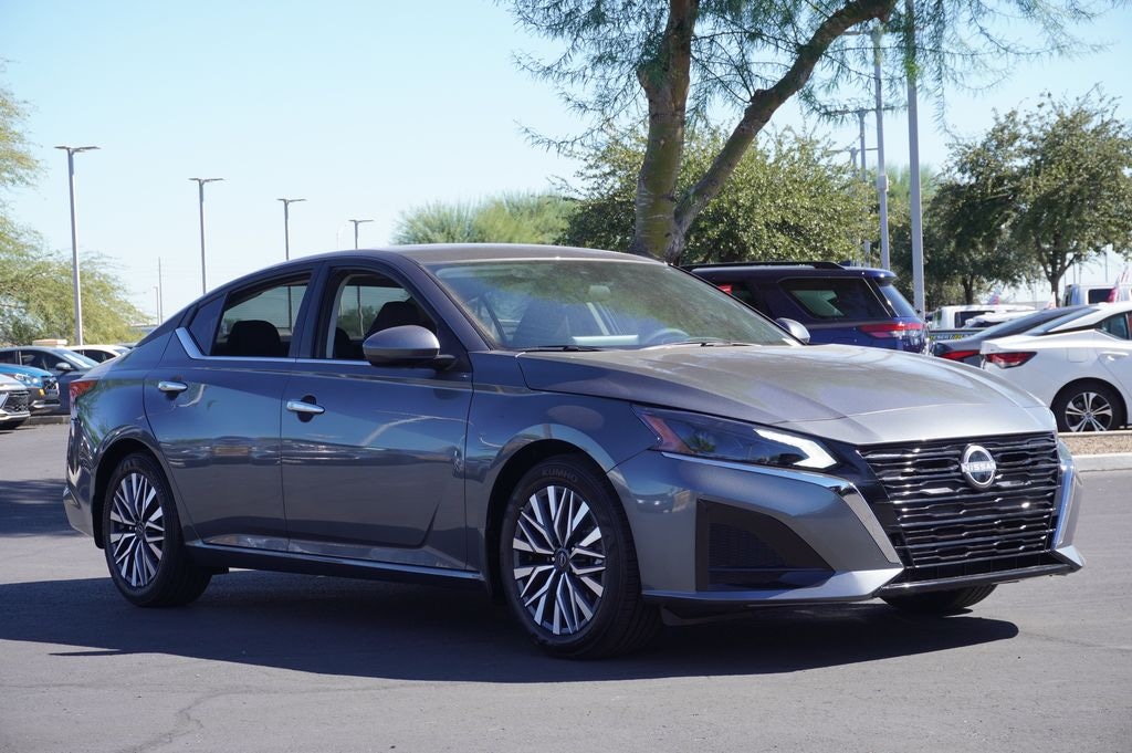 New 2025 Nissan Altima SV Sedan