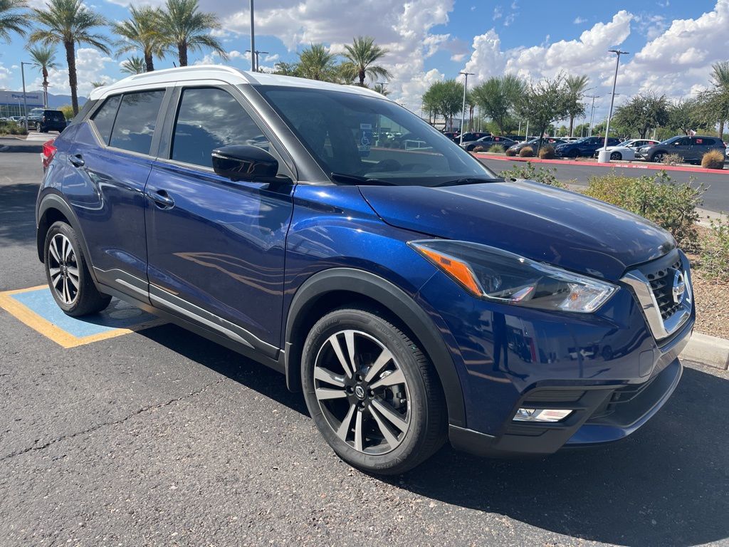 2018 Nissan Kicks SR photo 3