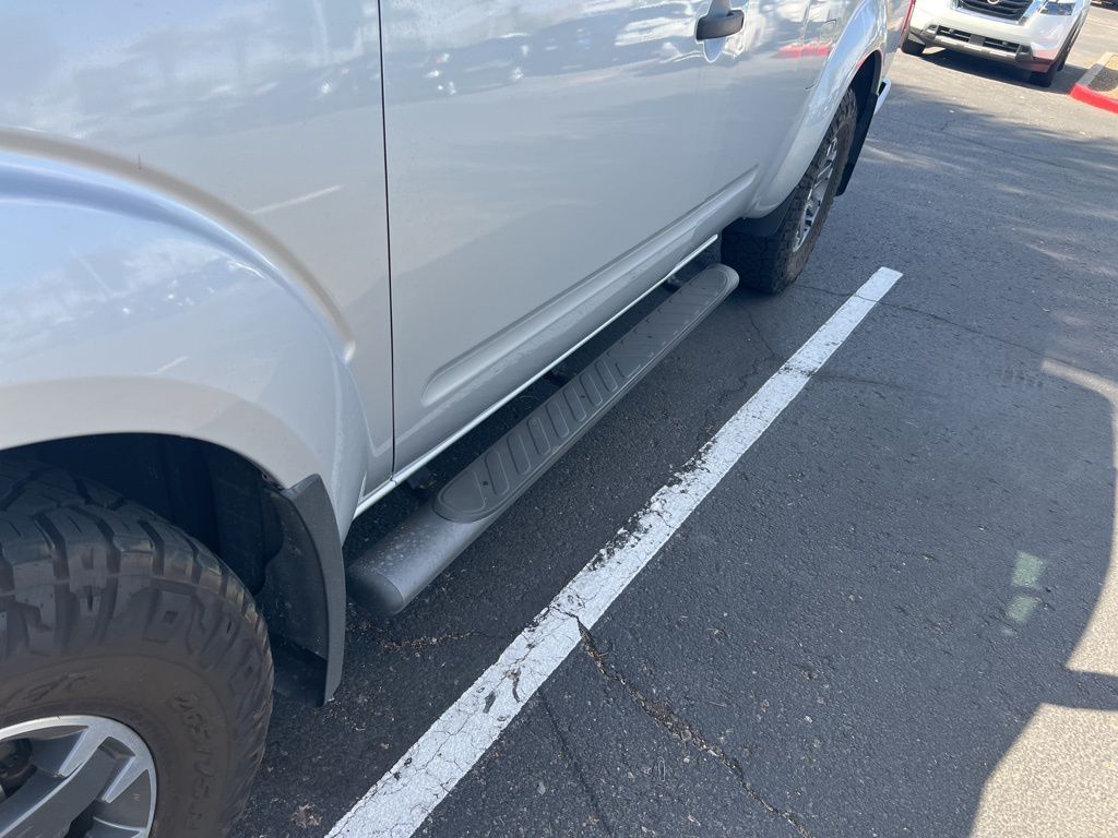2017 Nissan Frontier Desert Runner photo 2