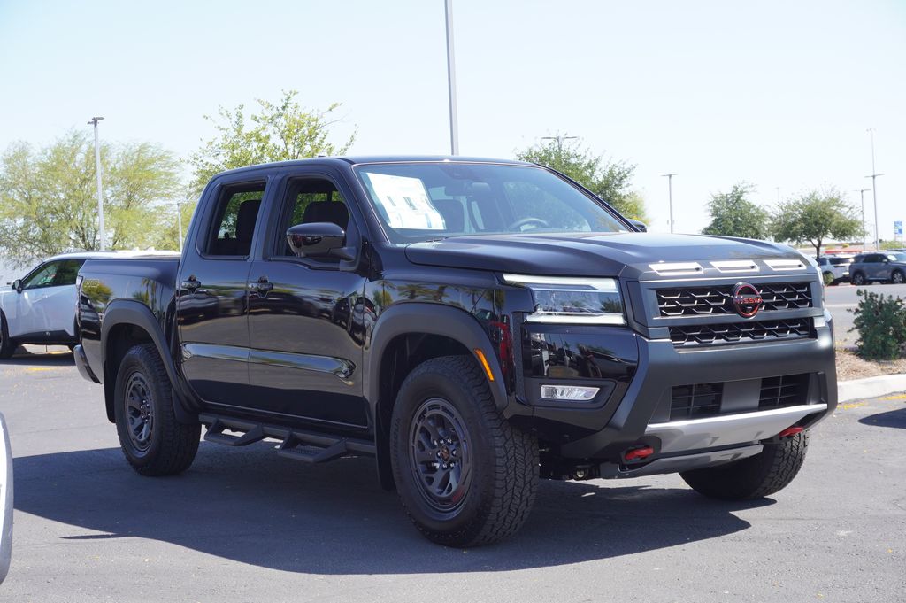 2025 Nissan Frontier PRO-4X photo 4