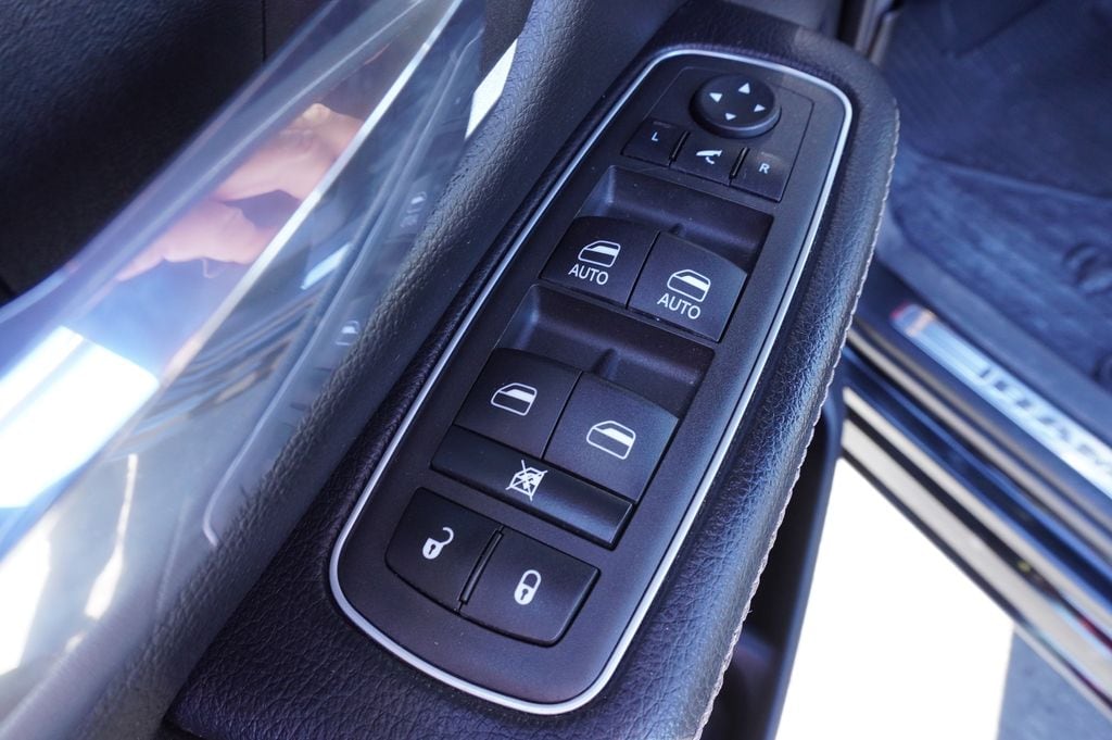 2022 RAM Ram 1500 Pickup Laramie - Photo 16