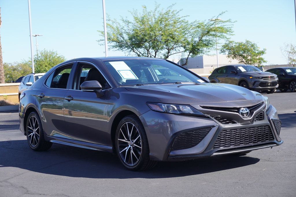 2023 Toyota Camry SE photo 4