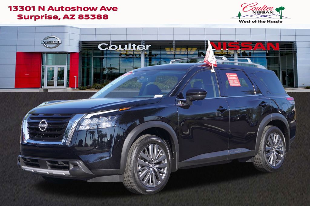 2025 Nissan Pathfinder SL's photo