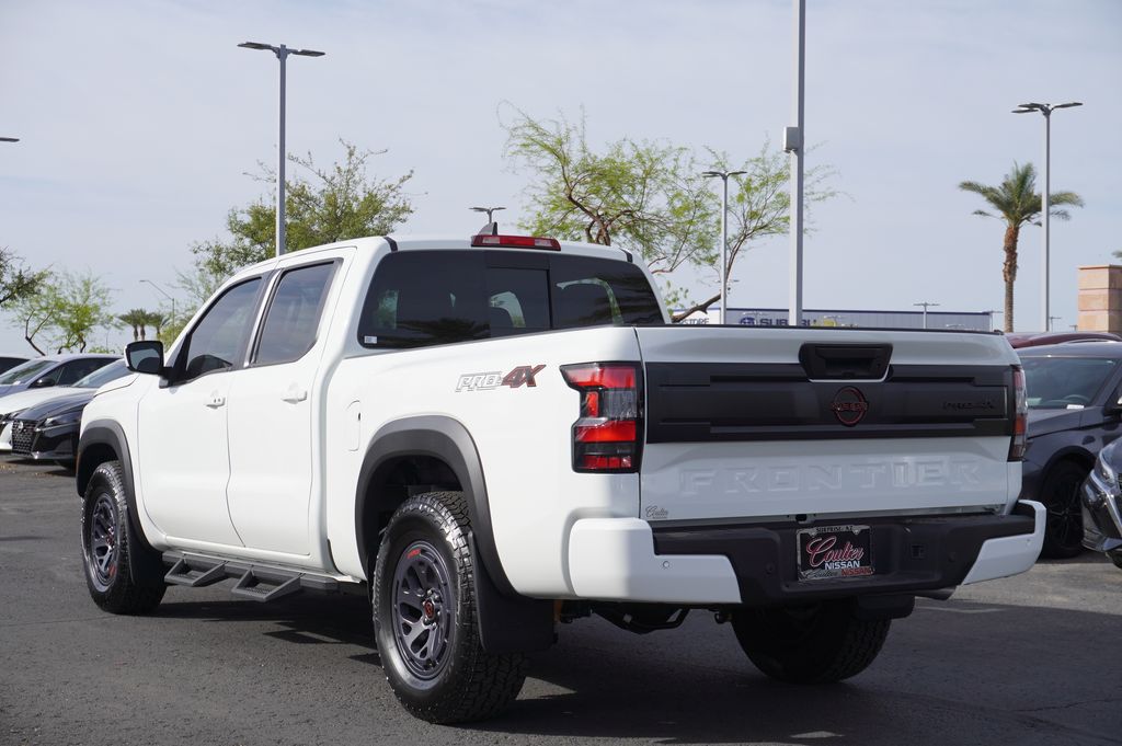 2025 Nissan Frontier PRO-4X photo 3