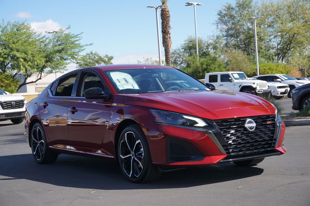 2025 Nissan Altima SR photo 2