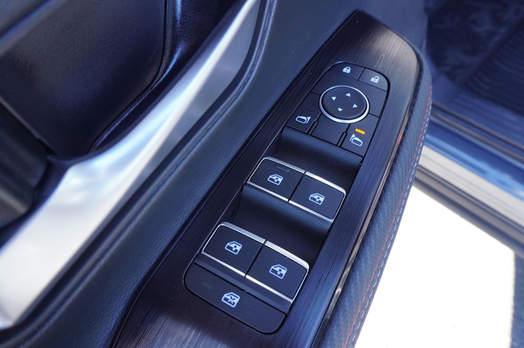 2026 Nissan KICKS SR - Photo 15
