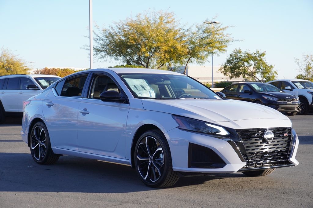 Used 2025 Nissan Altima SR Sedan