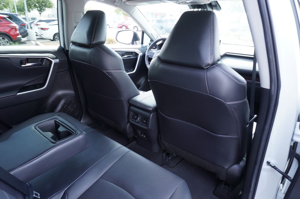 2022 Toyota RAV4 Limited - Photo 10