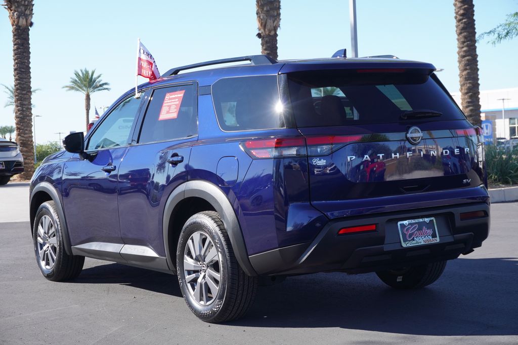 2024 Nissan Pathfinder SV photo 3